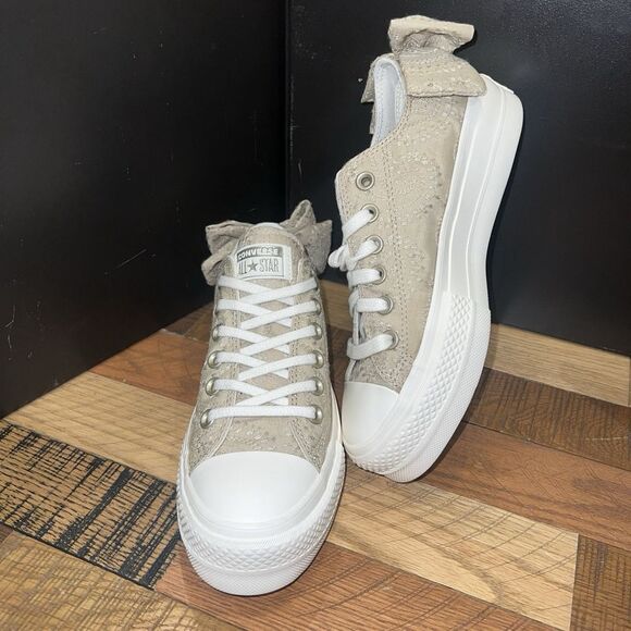 Converse Chuck Taylor All Star Lift Bow Nutty Granola Embroidered Flowers Size 8 - Picture 7 of 8
